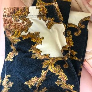 ⚡️Forever 21 leopard print design leggings